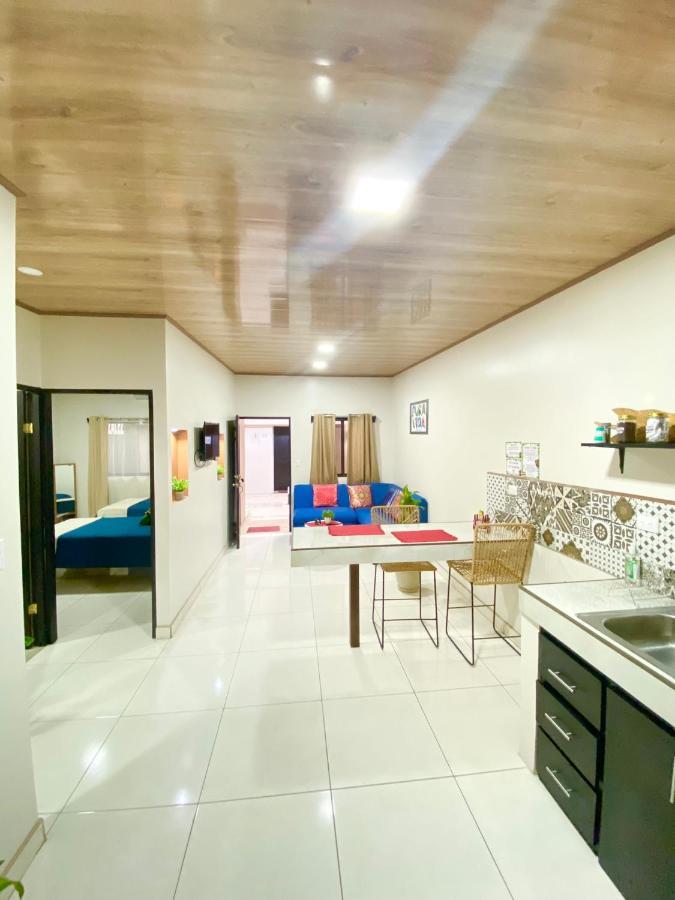 Pura Vida Apartment. 5 Min From Airport アラフエラ エクステリア 写真