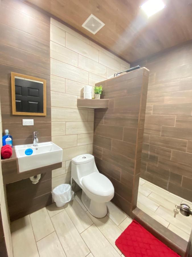Pura Vida Apartment. 5 Min From Airport アラフエラ エクステリア 写真