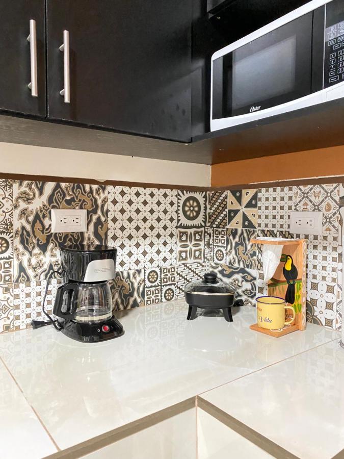 Pura Vida Apartment. 5 Min From Airport アラフエラ エクステリア 写真