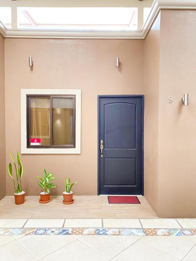 Pura Vida Apartment. 5 Min From Airport アラフエラ エクステリア 写真