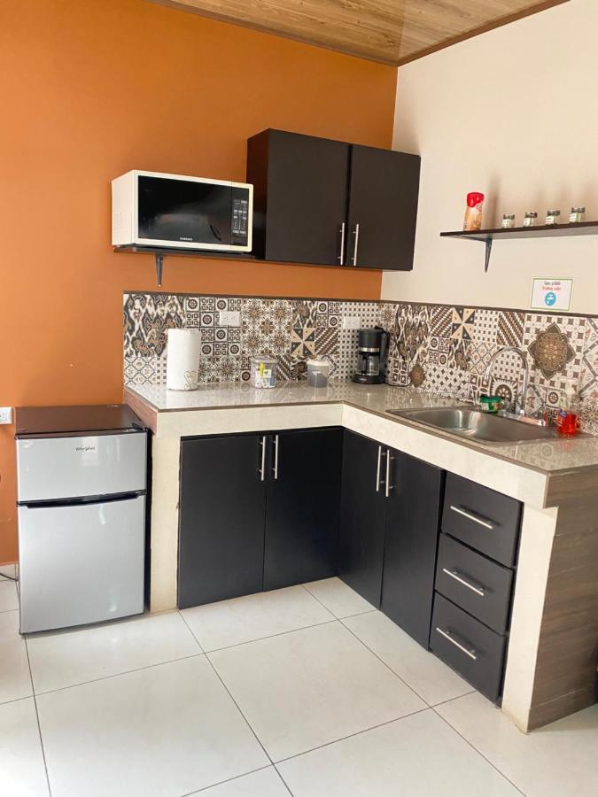 Pura Vida Apartment. 5 Min From Airport アラフエラ エクステリア 写真